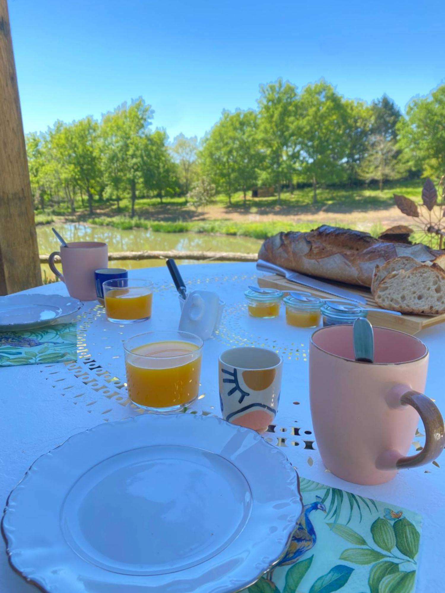 Armous-et-Cau La Bastide Bed & Breakfast エクステリア 写真